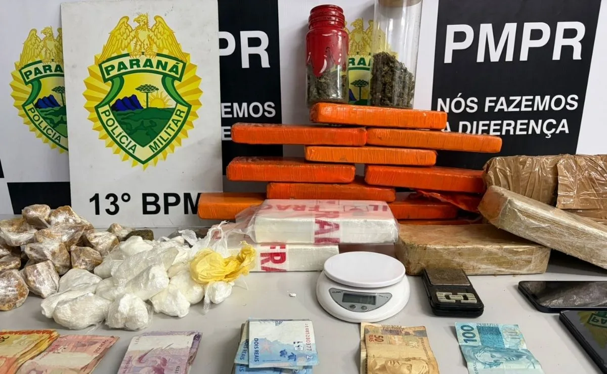Suspeito de tráfico de drogas tenta fugir da polícia, colide contra viatura e acaba preso no Sítio Cercado, em Curitiba
