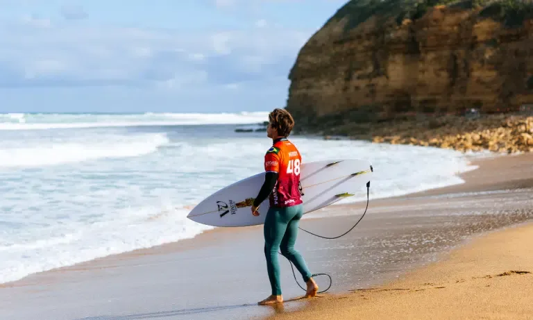 Emoção e virada: Mateus Herdy estreia com vitória na etapa de Trestles da WSL