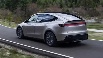 Model Y L: Hinweise auf europäischen Start des längeren Tesla Model Y