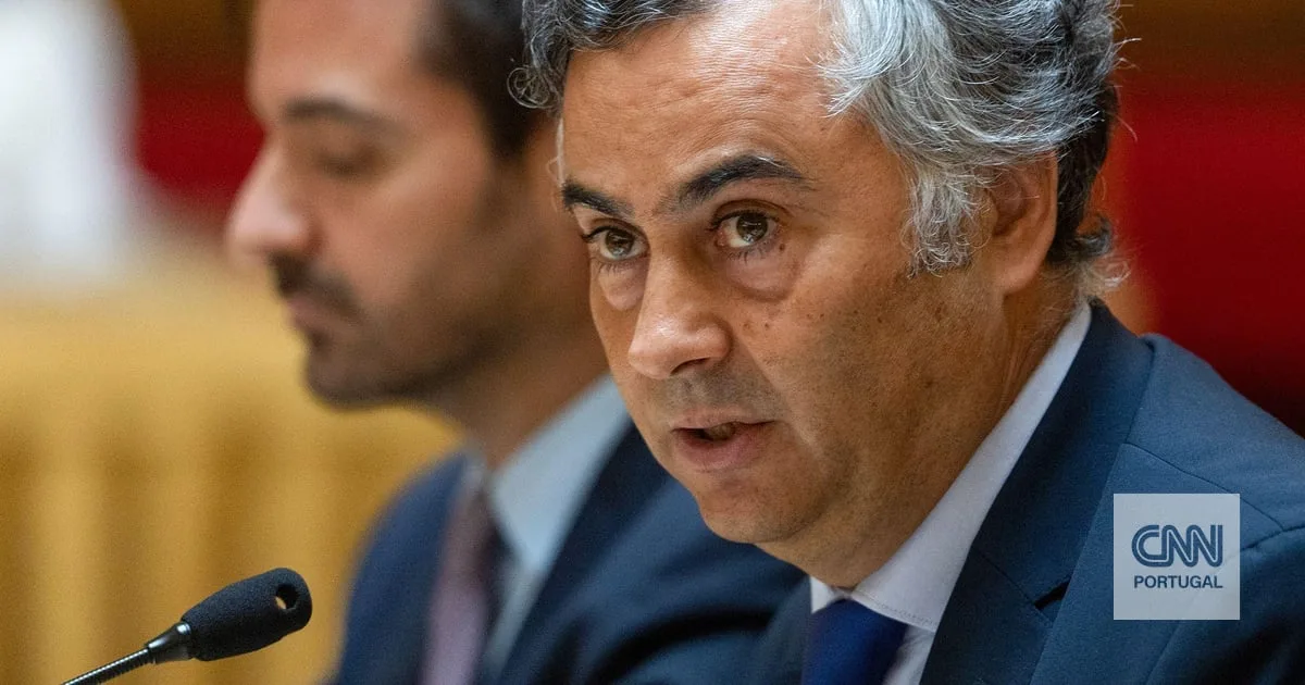 Ministro diz que 54 alunos aguardavam colocação nas escolas na segunda-feira