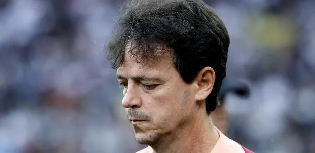 Corinthians chega a seis derrotas seguidas no Brasileirão e Diniz balança