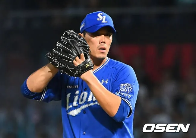 '0이닝 4실점' 굴욕 삭제, '원정불패' 김재윤 1⅓이닝 SV 난타전 잠재웠다...역대 5번째 220SV 금자탑까지