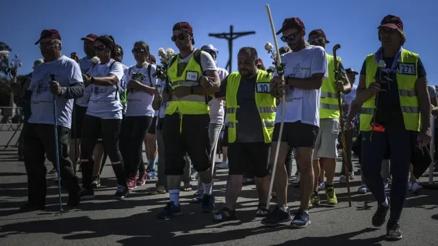 A pé até Fátima? Da "fila indiana" à "hidratação", os conselhos da PSP