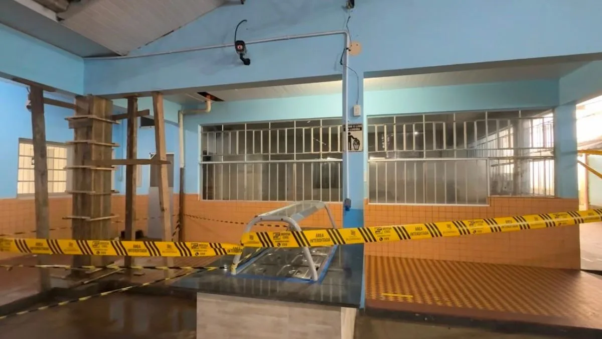 Escola com 900 alunos tem cozinha e salas interditadas por problemas estruturais e infiltrações em Blumenau