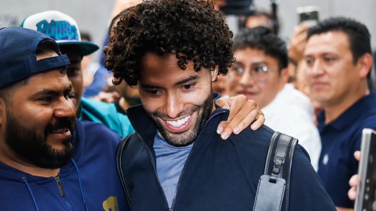 ‘Me cerraron las puertas’: ‘Chino’ Huerta llega a CDMX para firmar con Pumas