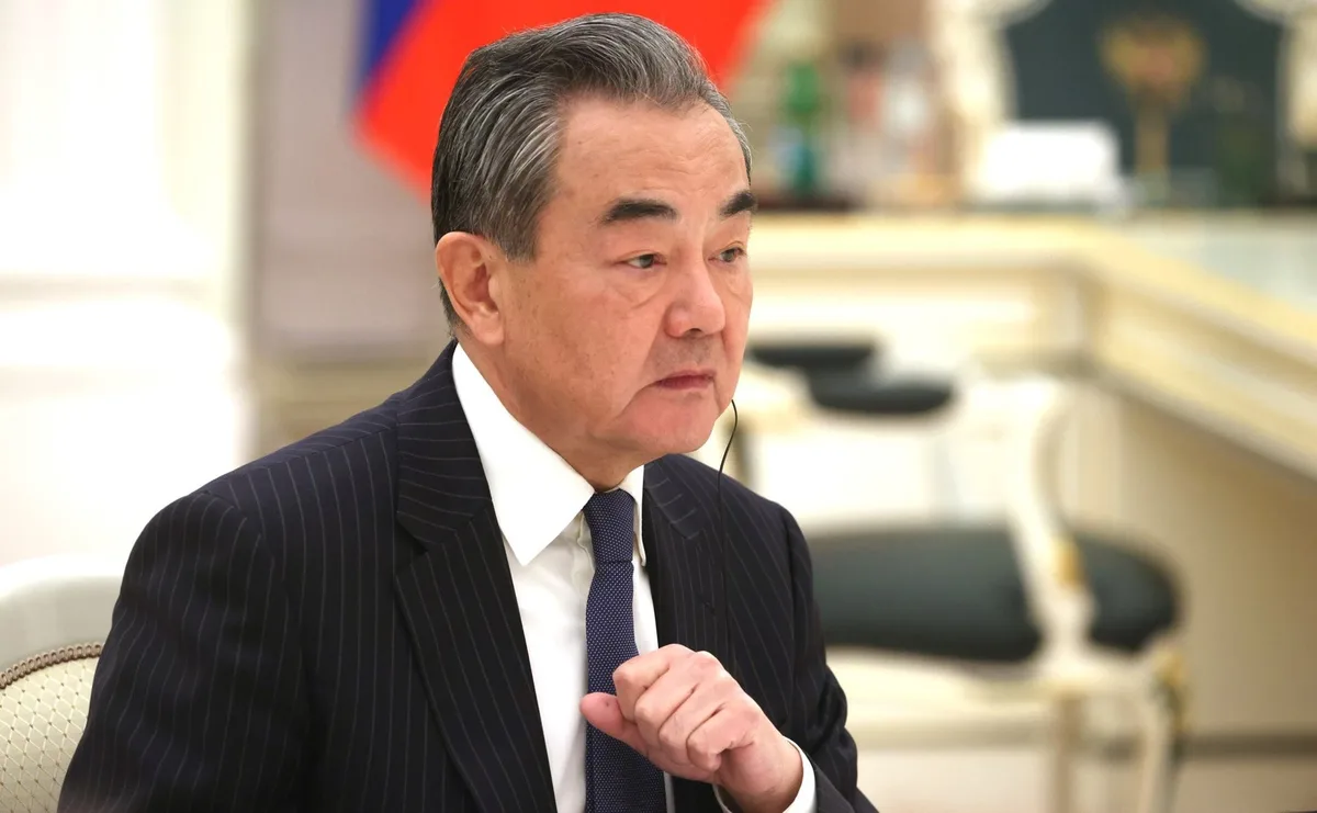 China alerta de "riesgos y desafíos" en su relación con EEUU a un mes de la visita de Xi Jinping