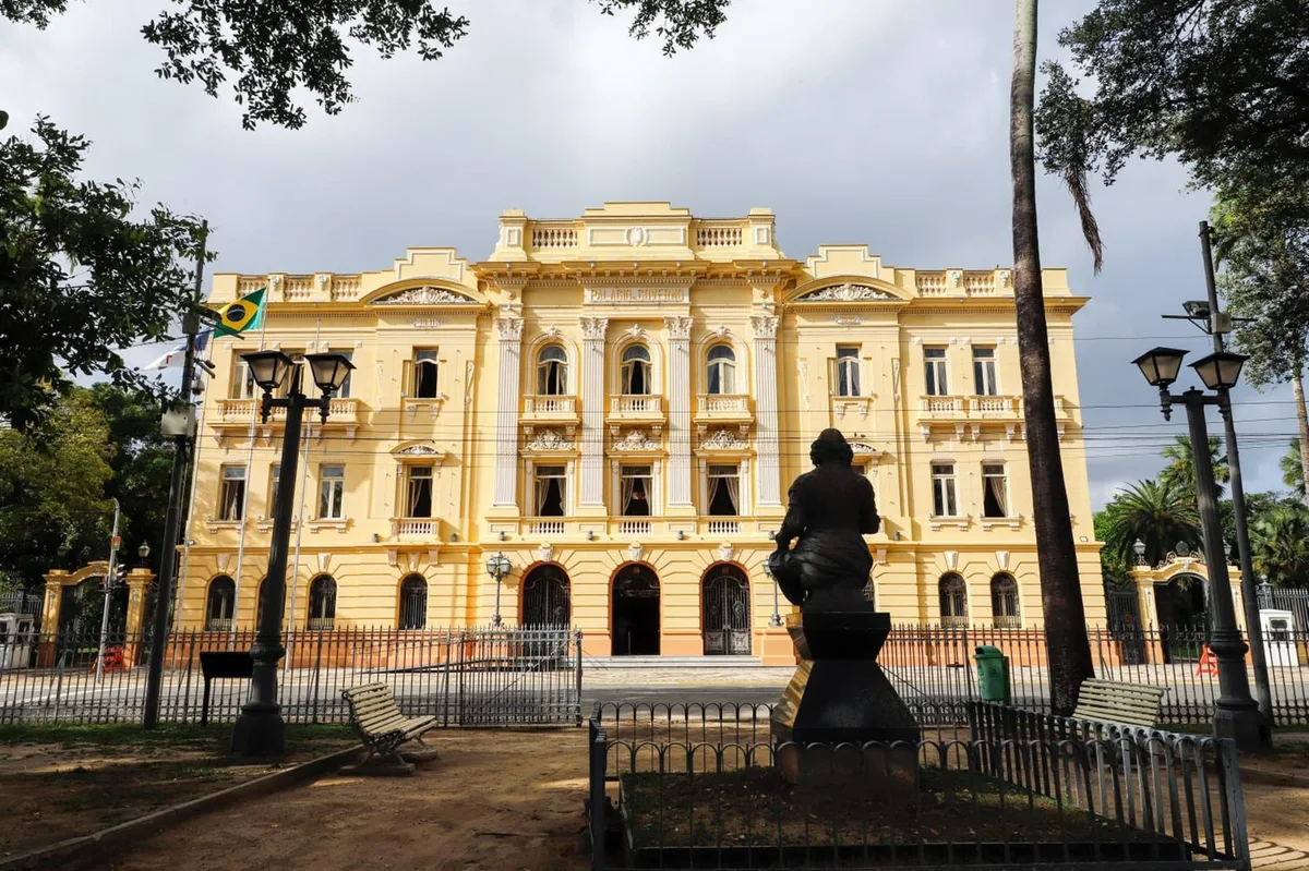 Governadora Raquel Lyra exonera servidor comissionado após denúncias sobre 'gabinete do ódio' contra João Campos