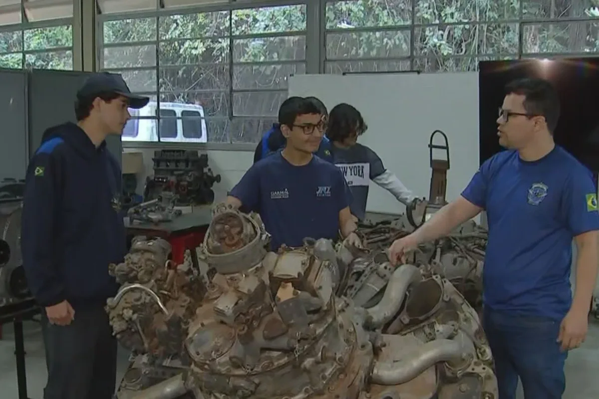 Fatec de Sorocaba recebe motores e célula de avião para curso de manutenção aeronáutica