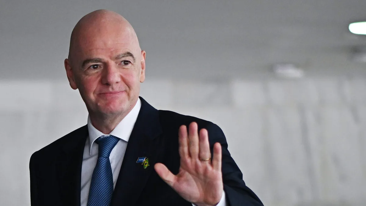 UEFA prepara queixa-crime contra Gianni Infantino
