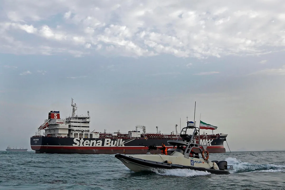 Irán le cierra las puertas a EU: Advierte que le impedirá entrar al golfo Pérsico, Ormuz y al mar de Omán
