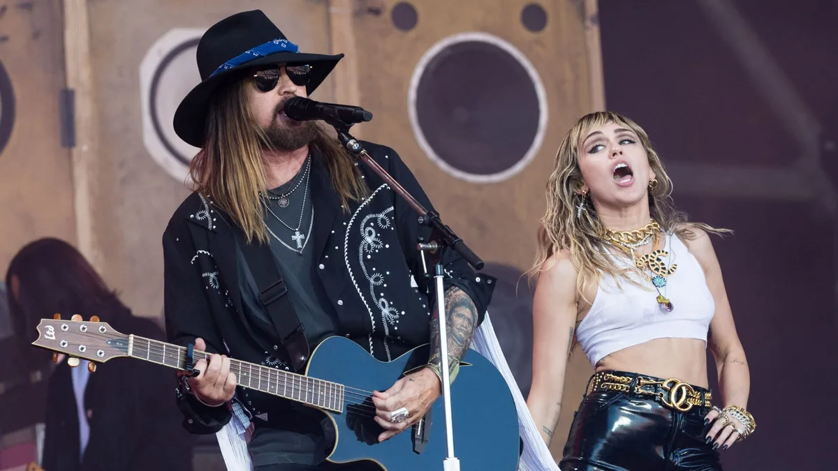 A reação de Billy Ray Cyrus à decisão de Miley de abandonar sobrenome