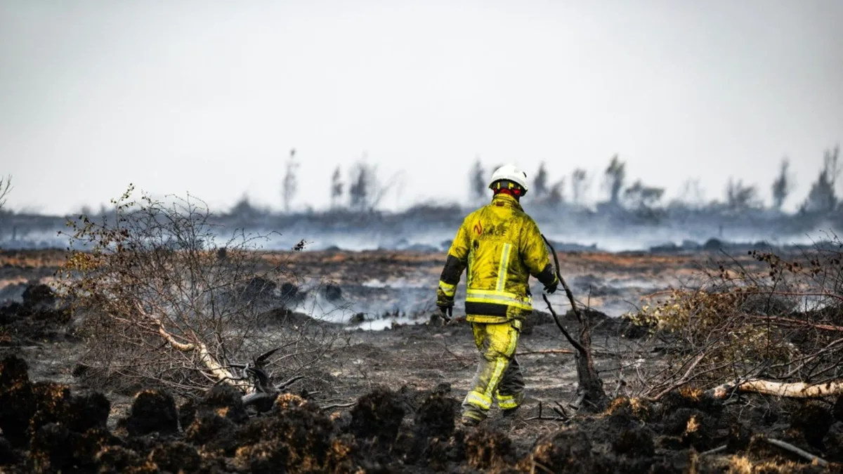 Feuerwehr will Brand im Osten Belgiens „einkreisen“