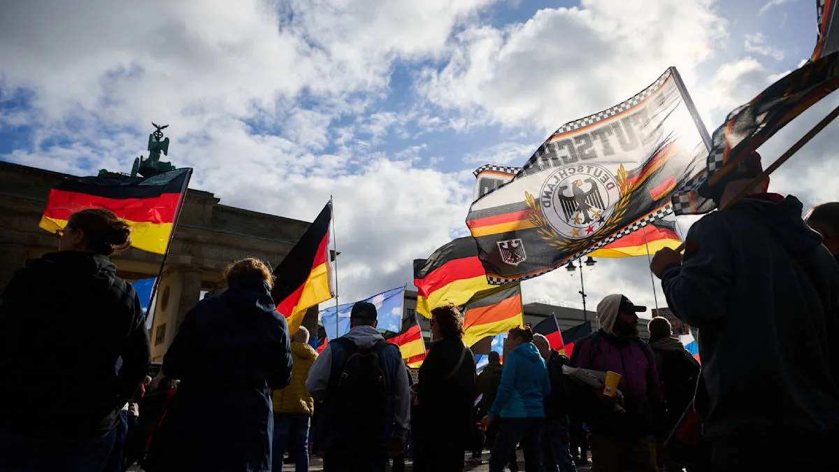 Wut auf die Parteien der Mitte – „Es ist wieder Zeit zu sagen: ‚Wir sind das Volk‘, was macht ihr?“