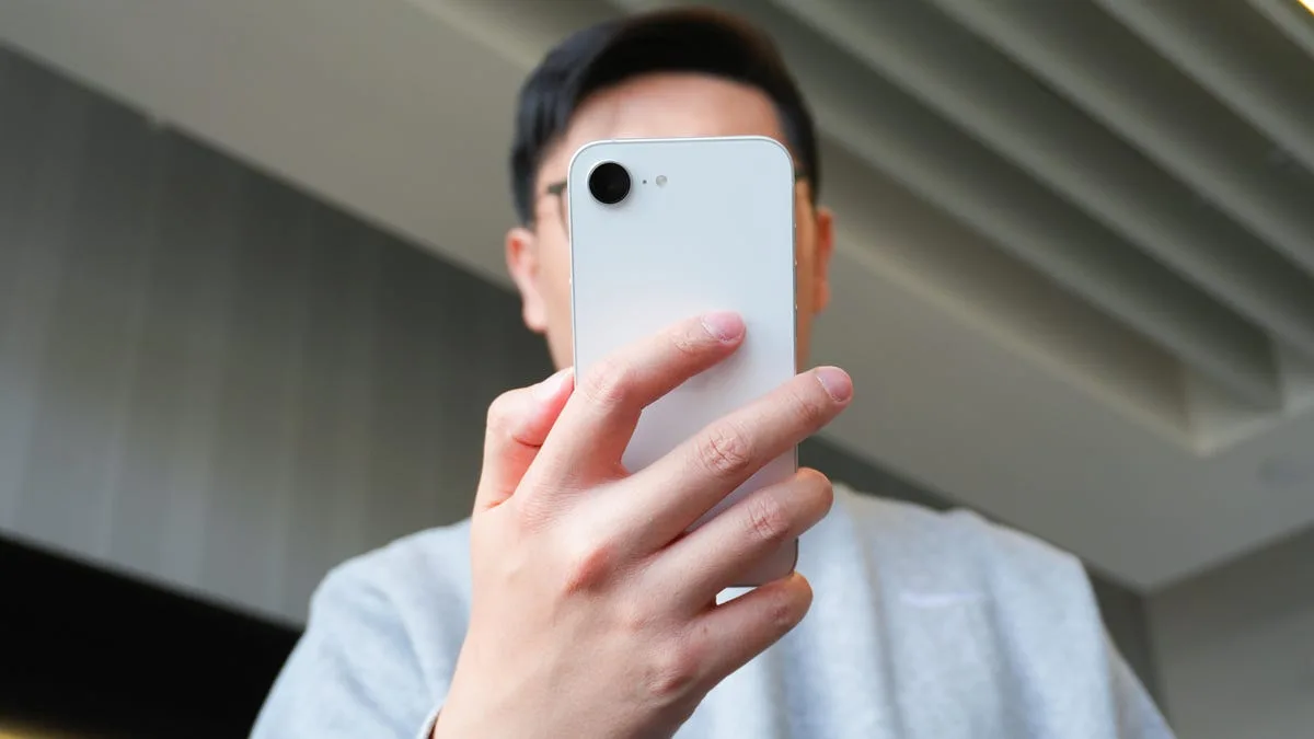 Your iPhone's built-in magnifier does way more than help you see the fine print - how to use it