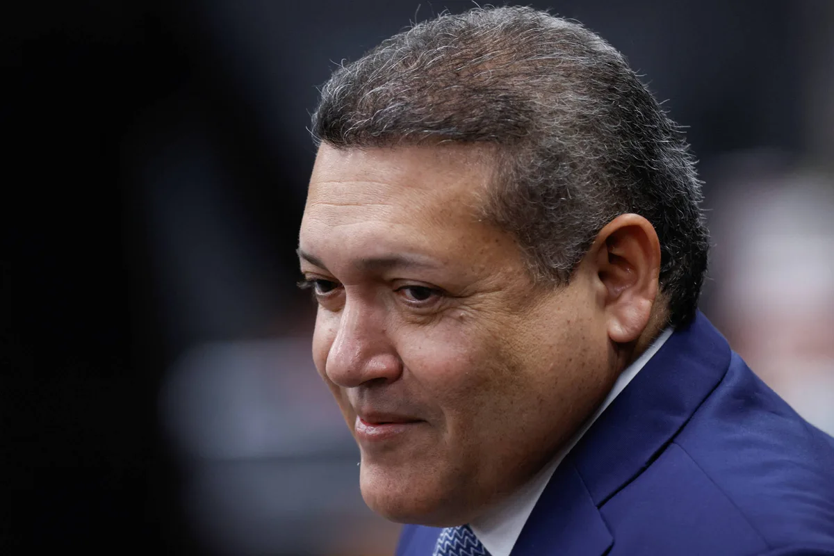 TSE suspende sistema de filiações partidárias após fraude contra Flávio Bolsonaro