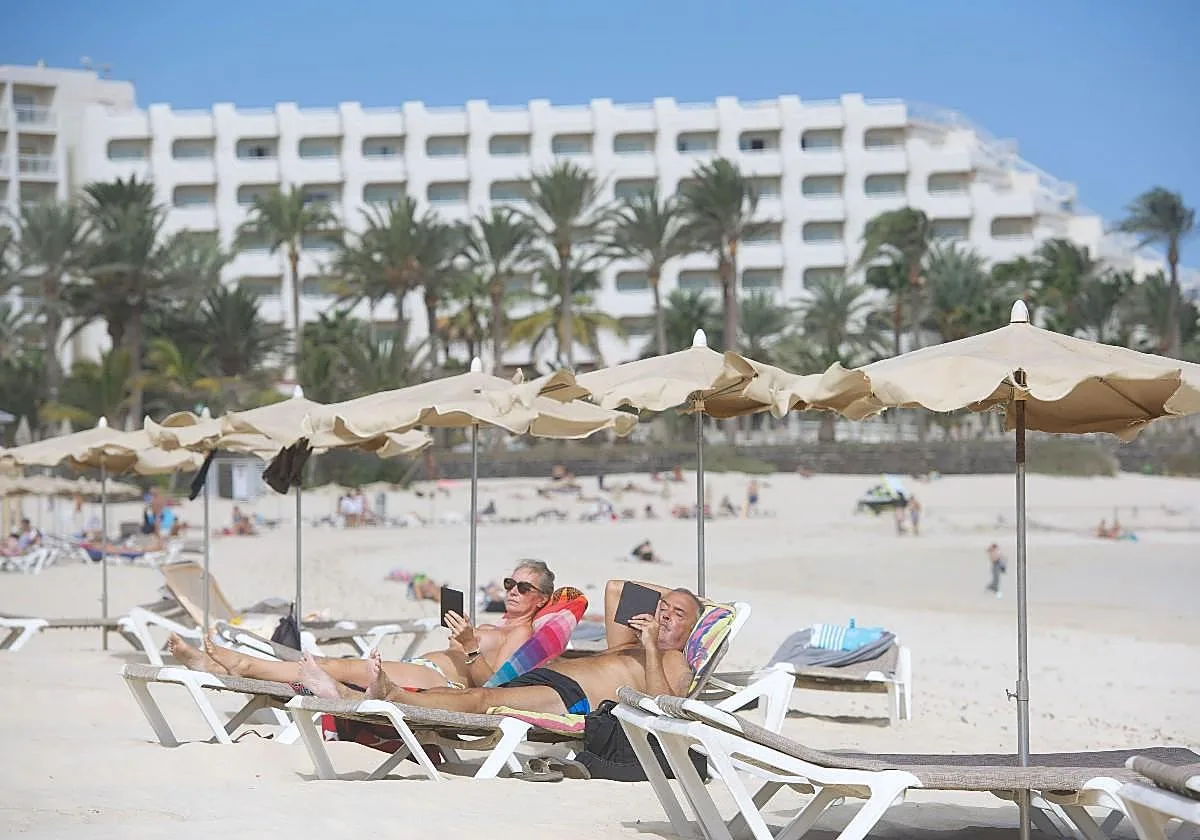 Giulio, jubilado italiano de 70 años en Fuerteventura: «Los precios en la isla no son inferiores a los de Italia y los supermercados no ofrecen mucha variedad»