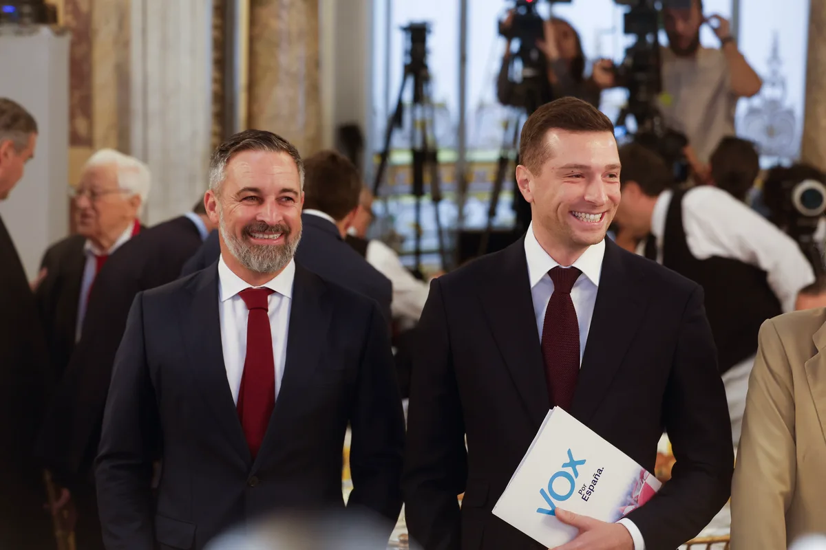 Bardella arropa a Abascal hacia el 29-N cargando contra la política migratoria de Sánchez por sus "consecuencias dramáticas para el equilibrio" de Europa