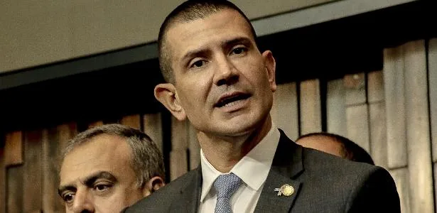Douglas Ruas diz desaprovar gestão Castro, mas poupa aliados investigados