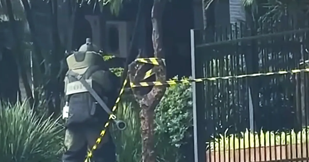 BOPE neutraliza suspeita de bomba dentro de mochila no Centro Histórico de Porto Alegre