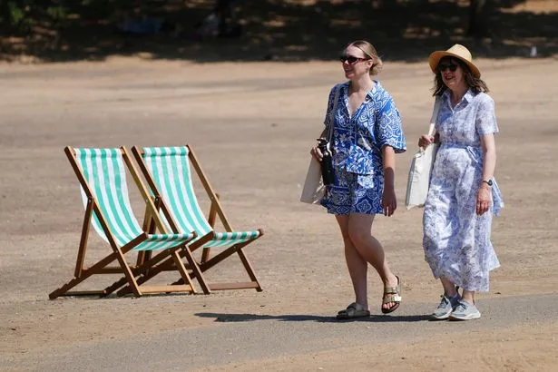 UK weather maps turn volcanic red for 28C scorcher - 33 areas above 25C
