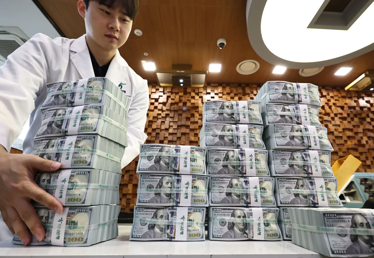 [속보] 원·달러 환율, 22.8원 내린 1358.2원