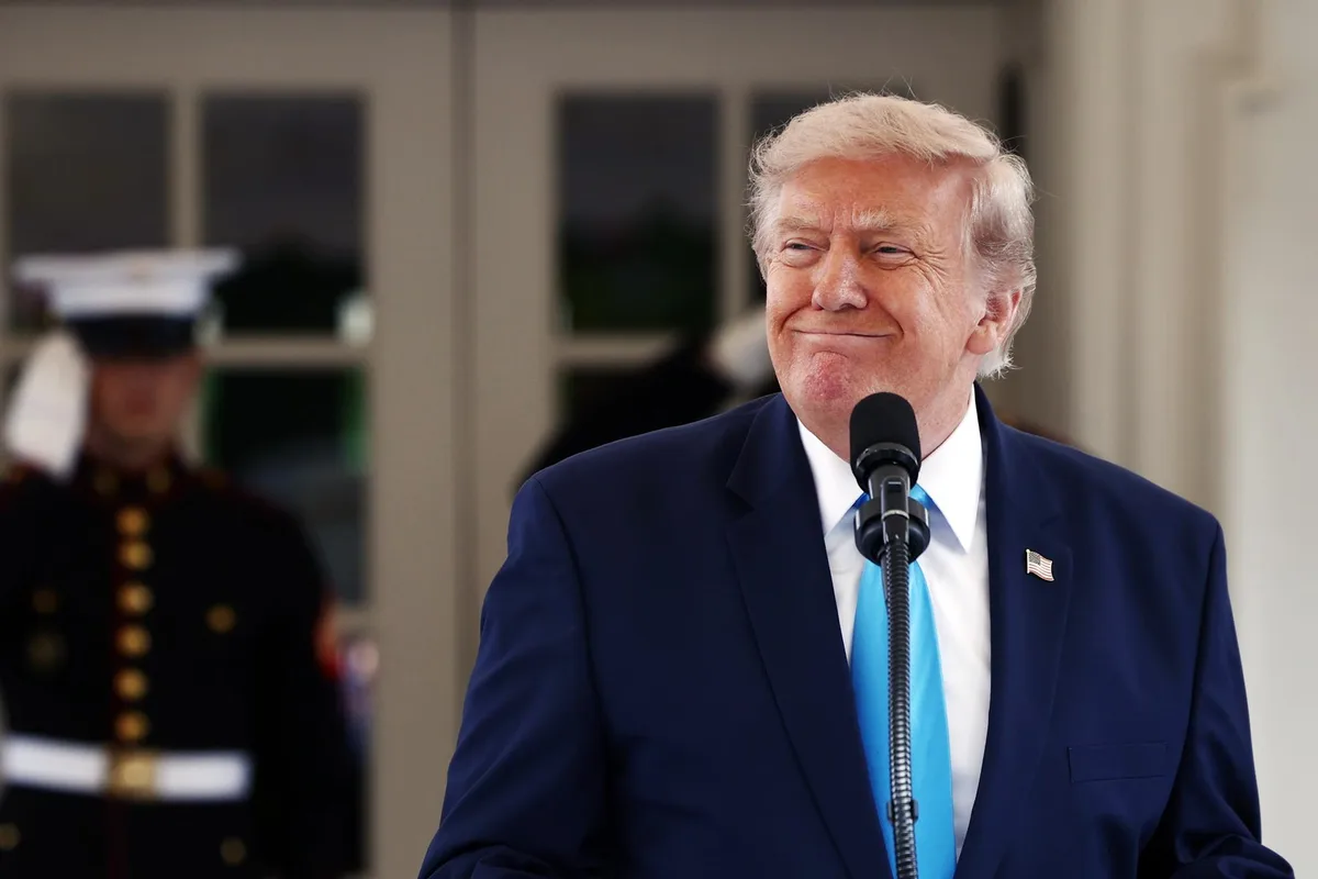 “Más popular” que nunca: Trump sugiere rebautizar el estrecho de Ormuz con su nombre