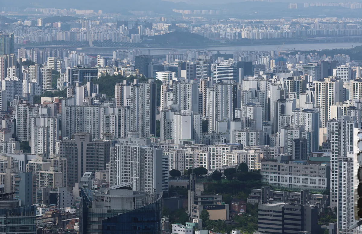서울 외곽 아파트값 11% 뛰어… 신혼부부·청년 울리는 ‘평탄화’