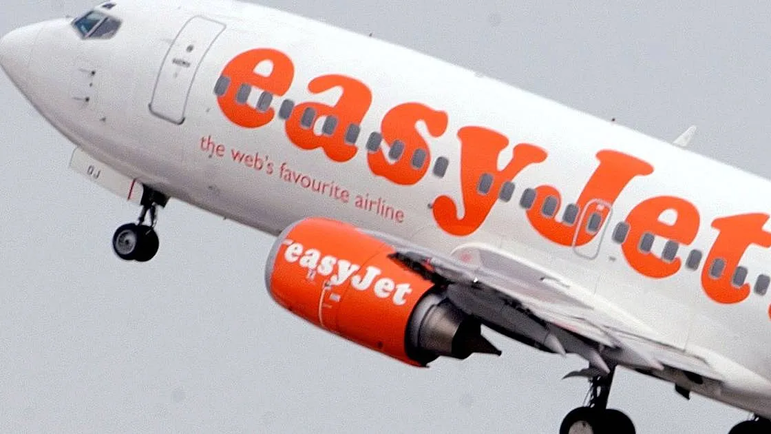 Tripulantes da easyJet anunciam greve para início de outubro e véspera do Natal