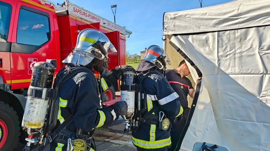 "Je me suis dit il faut que je les aide" : des jeunes de Dordogne motivés à devenir pompier après les incendies de l'été