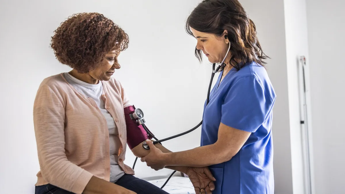 « Votre tension mérite toute votre attention » : l’Assurance maladie lance une nouvelle campagne de sensibilisation