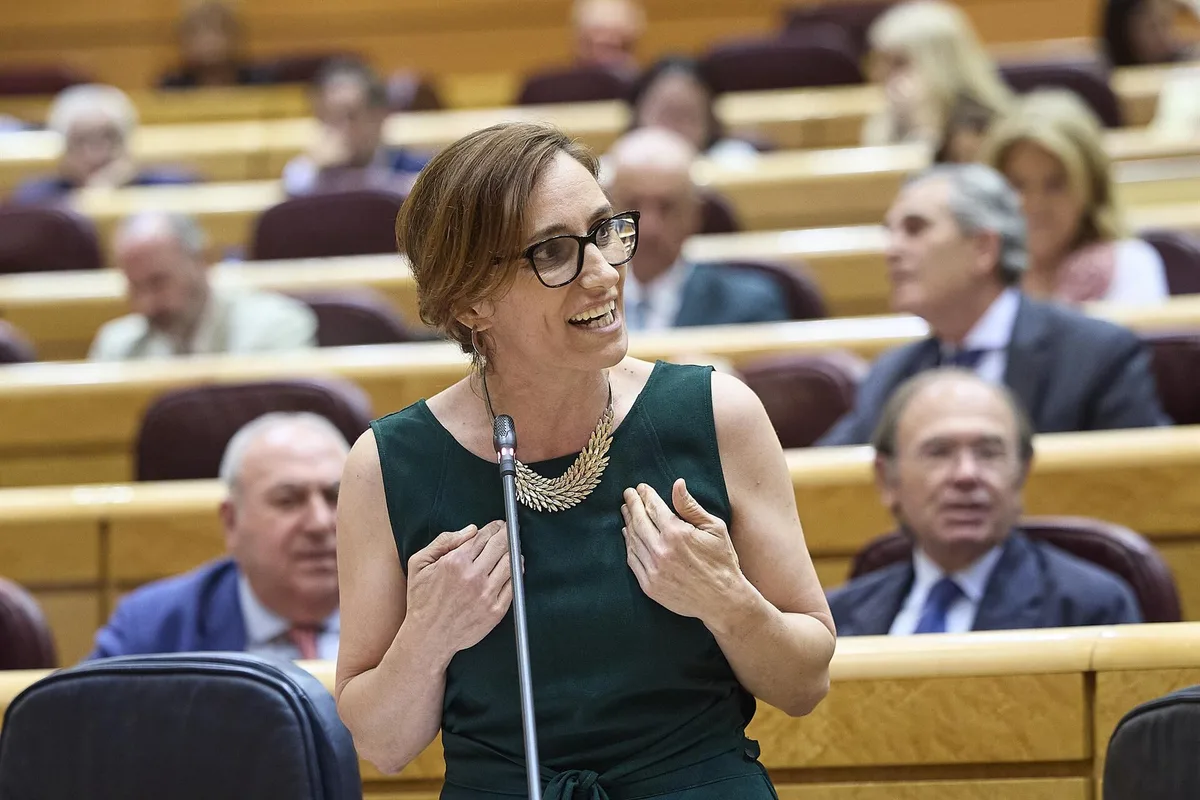 Mónica García carga contra Feijóo y Abascal por hablar de colapso sanitario en Ceuta pese a "la evidencia que lo refuta"