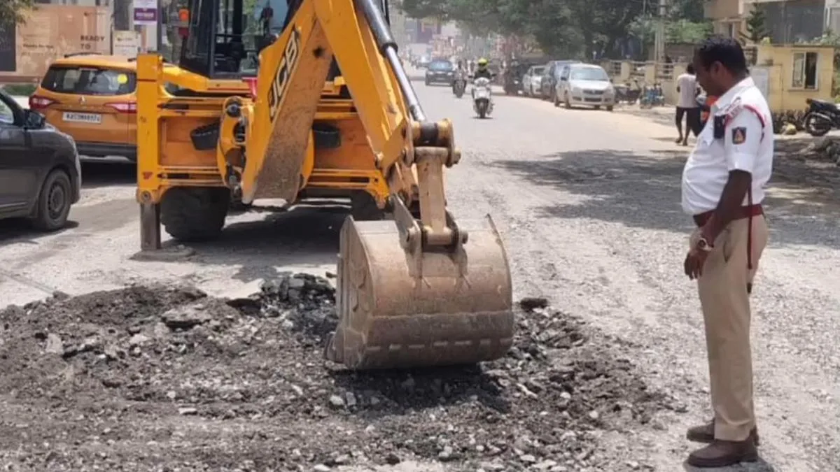 After viral gridlock, Whitefield traffic police and residents take up temporary road repairs
