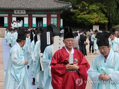 '157년 만에 새단장' 성균관 대성전…유교 성현 위패도 제자리로(종합)