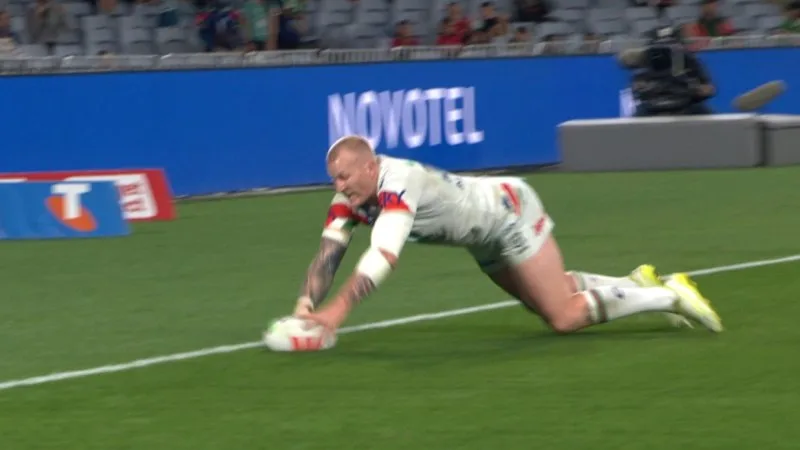 Sneaky Barnett snags a try
