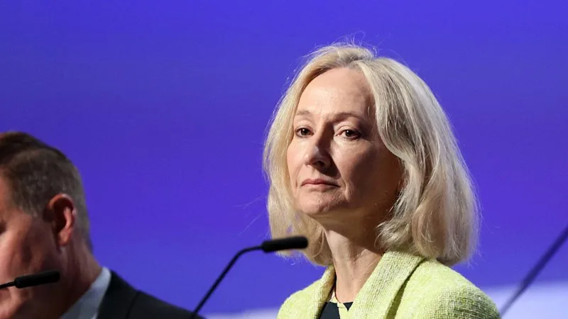 Macquarie director met ex-KPMG colleagues amid $700m audit bid