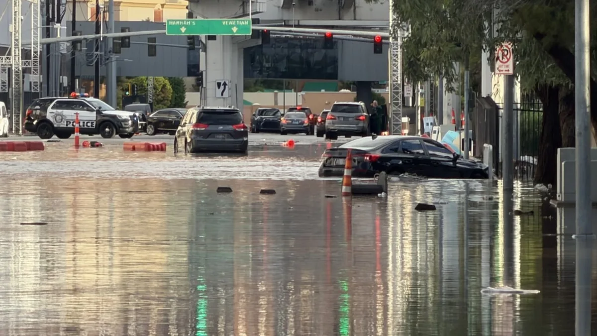 Una tormenta histórica inundó Las Vegas y rompió récords de lluvia en octubre que databan de 1947