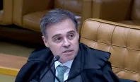 Campanha de Flávio contesta corregedor por decisão sobre “Exército do Lula”