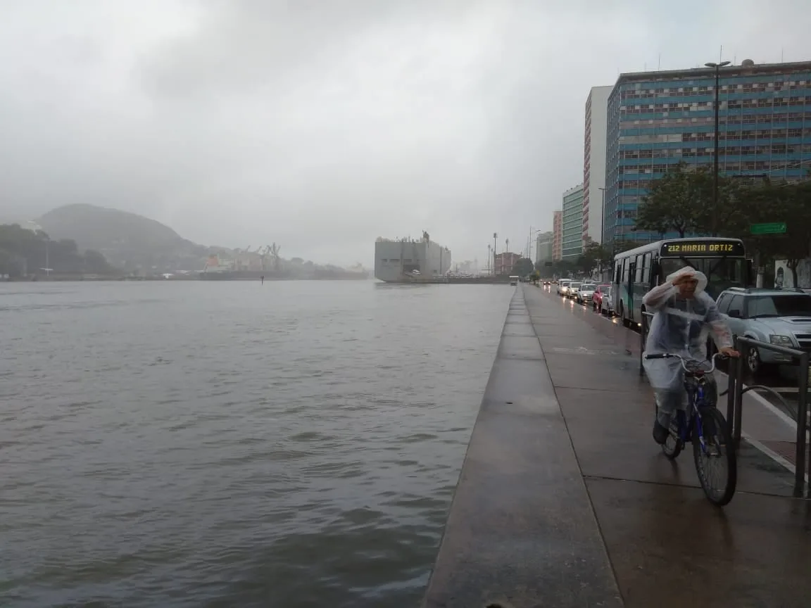 Inmet emite alerta de chuva intensa em mais de 50 cidades do ES; veja a lista