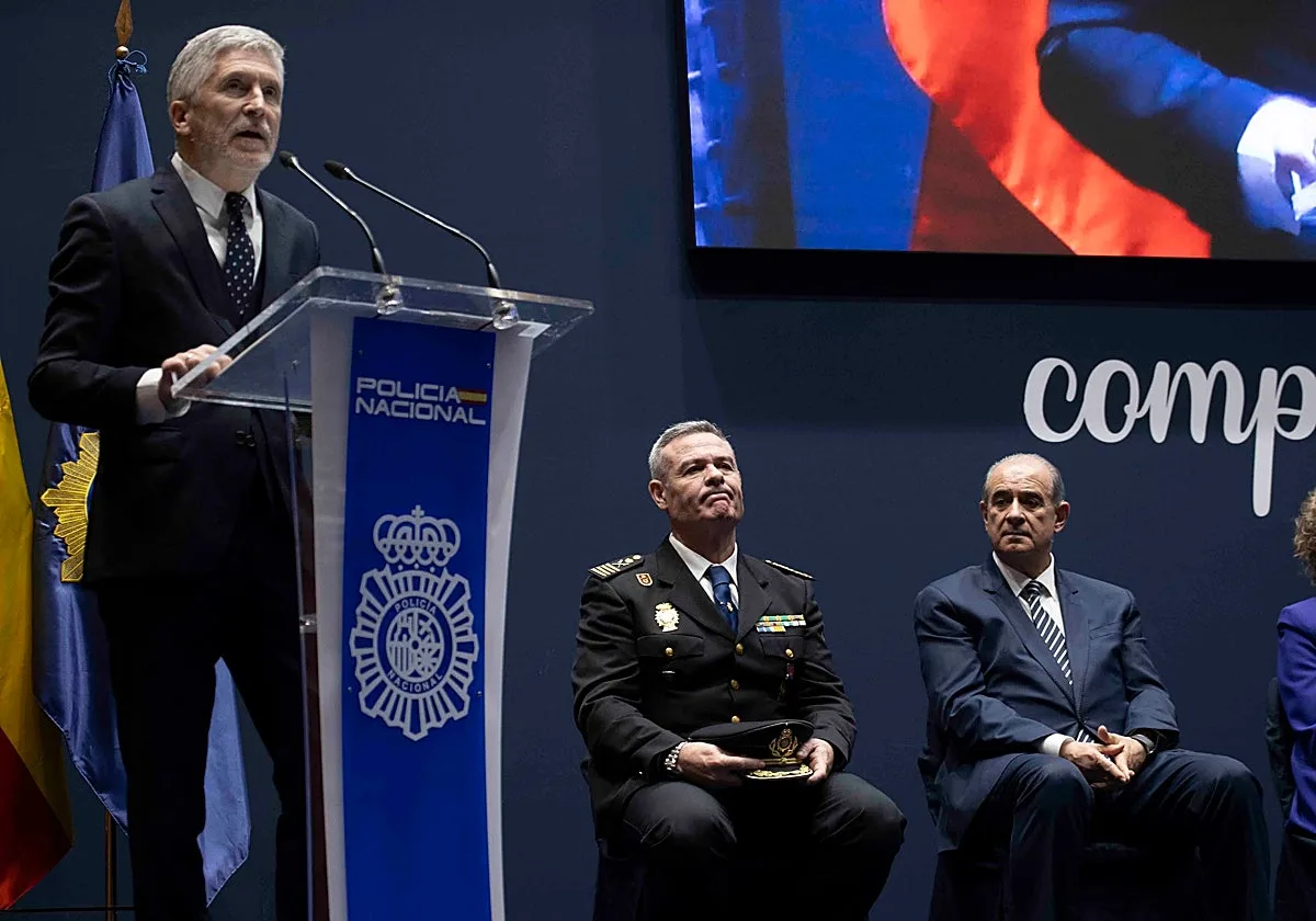 El Gobierno habla de «complot judicial», desacredita el informe policial y cubre al director de la Policía que exculpa a Rabat