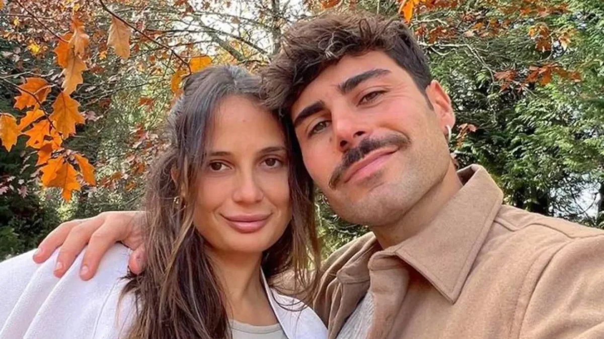 Lluvia de críticas a Hugo Pérez por su actitud antes del parto de Lara Tronti: ella carga con la maleta mientras él se dedica a grabar