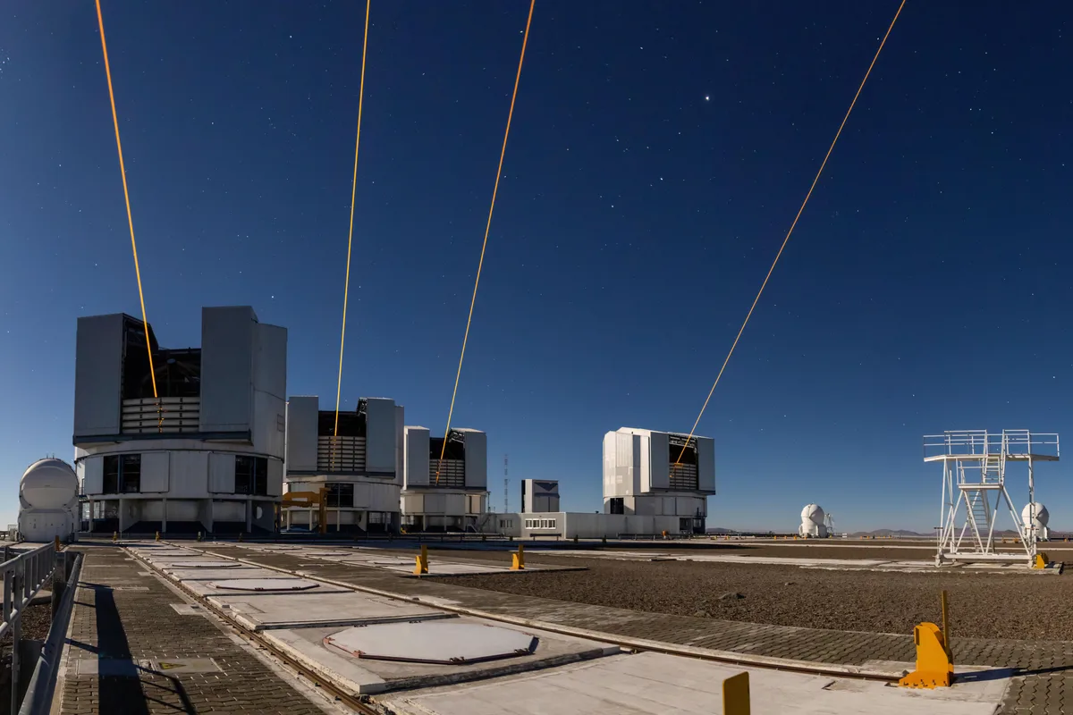 Logra avistar un telescopio la estrella más rápida de la Vía Láctea orbitando un hoyo negro