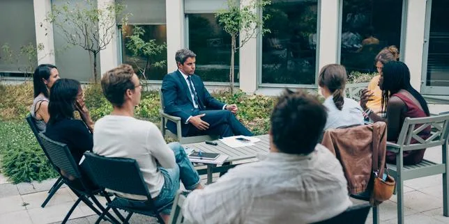 Présidentielle 2027 : plus de 200 élus de droite et du centre appellent à une « primaire ouverte »