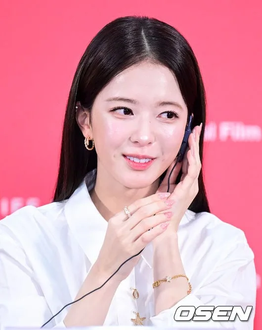 [사진]노정의, '답변에 귀 기울이고'