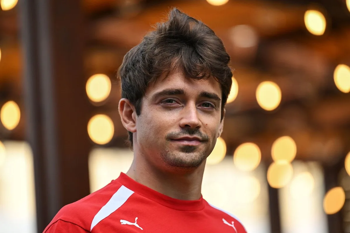 F1: Leclerc reclama de "exagero e injustiça" em críticas à Ferrari após disputas com Hamilton