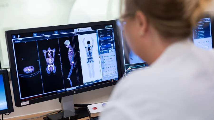 Krankenversicherung: Bald Sozialbeiträge von mehr als 50 Prozent? Arbeitgeberverband fordert „massive Einsparungen“