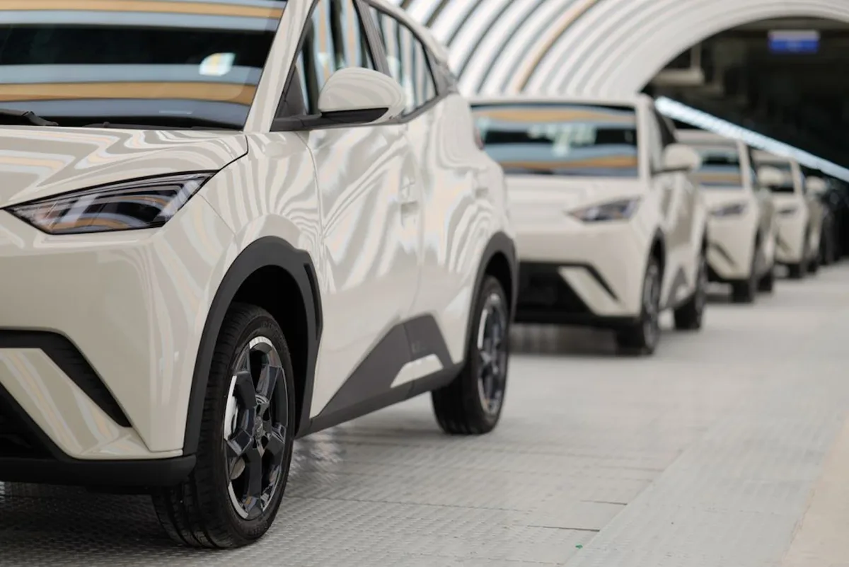 Carros chineses disparam no Brasil em 2026 e superam crescimento do mercado