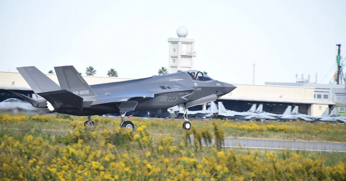 戦闘機F35Bの騒音で負担、町民全員に2万円配布 宮崎・新富町