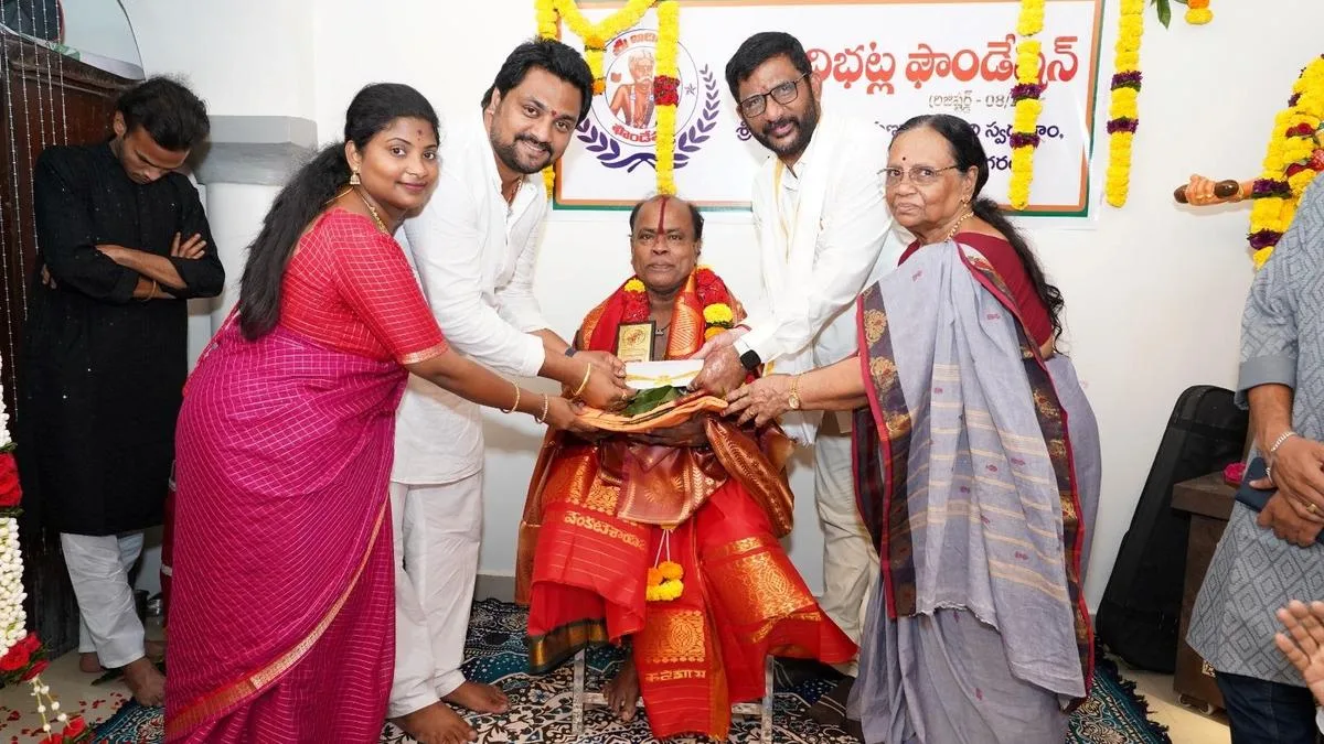 Harikatha artistes seek govt. support to promote art