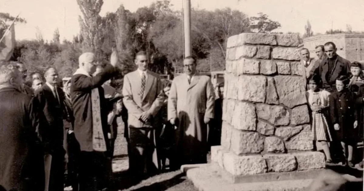 Una cápsula del tiempo perdida que podría estar enterrada en Viedma desde 1953