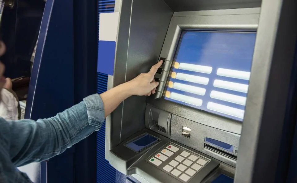 Feriado bancário de 12 de outubro deixa agências fechadas em todo o país na segunda-feira